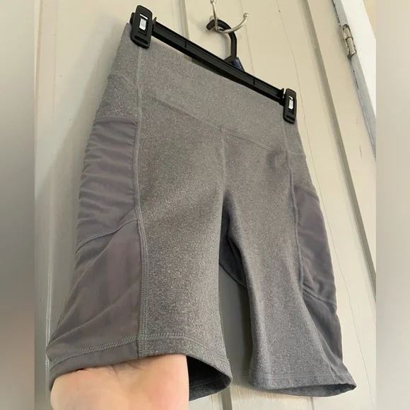 Fabletics Gray Bike Shorts High-Waisted Meshy Pockets Stretchy Active Comfort - Picture 5 of 9